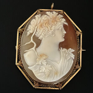Vintage 14K Solid Yellow Gold Hand Carved Large Cameo Shell Brooch Pin Pendant